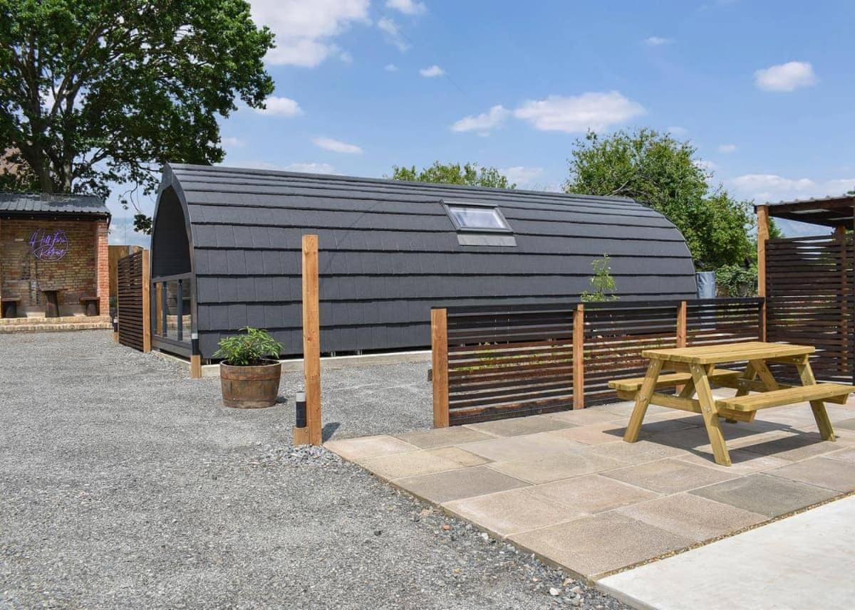 ホテル Hill Farm Retreat Wangford エクステリア 写真